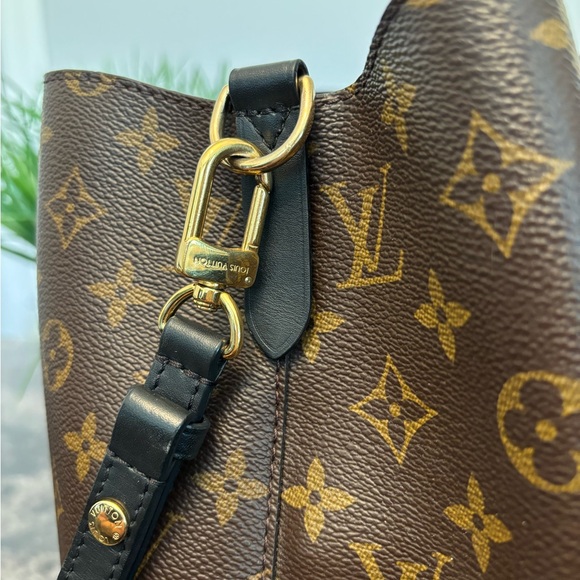 Louis Vuitton Neonoe - Picture 2 of 14